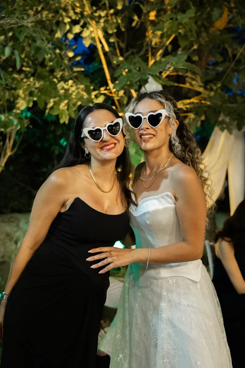 Fatoş ve Merthan engagement photo - Friends