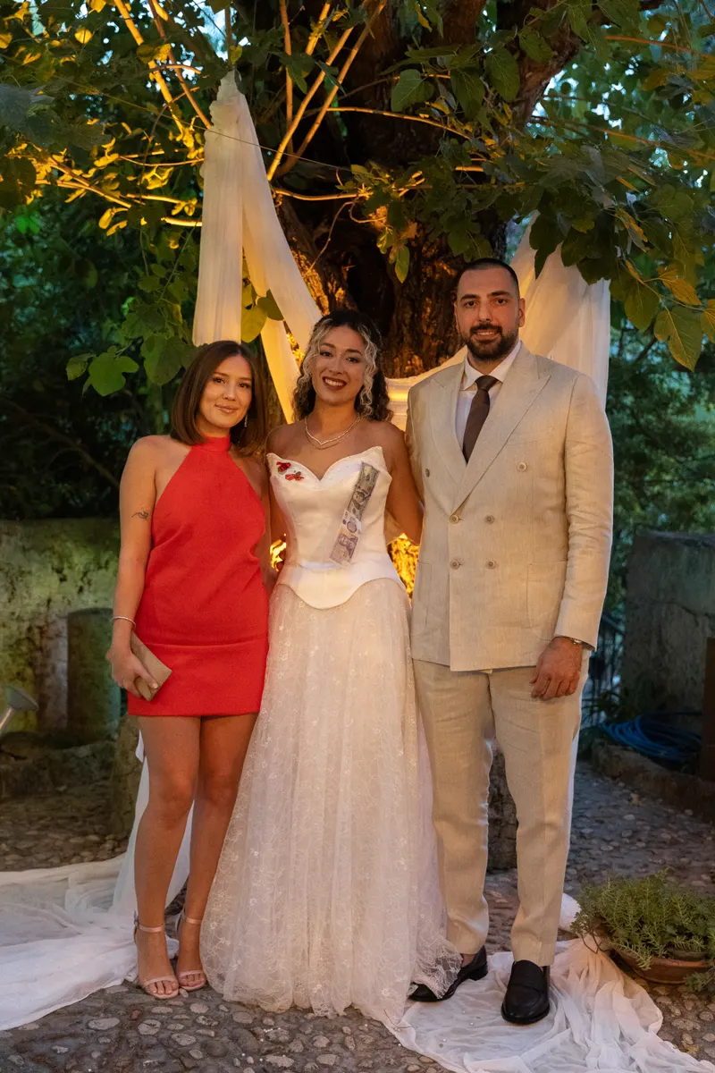Fatoş ve Merthan engagement photo - Friends